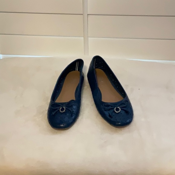 Nautica Blue Flats with Classic Rounded Toe - Picture 1 of 9